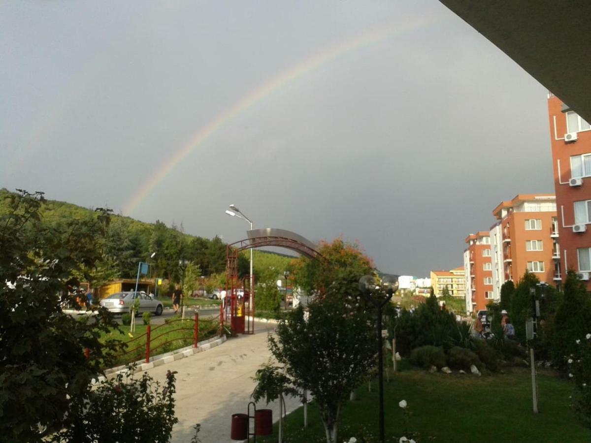 Magical Apartment In Marina View Fort Beach Sveti Vlas Bagian luar foto